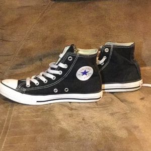 BLACK CONVERSE ALL STAR HIGHTOPS